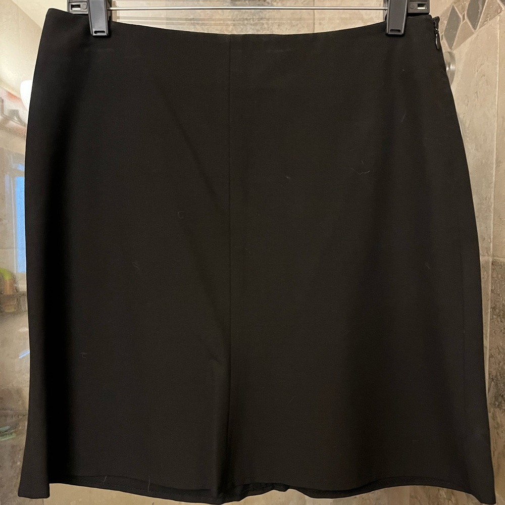 Limited skirt